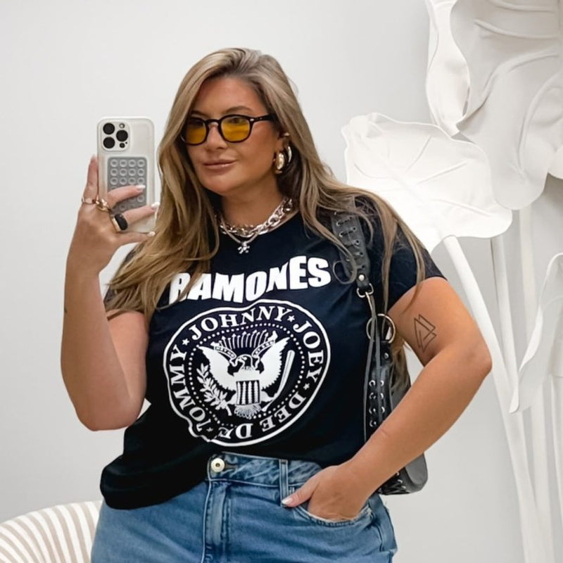 Blusa T-Shirt Feminina Plus Size Manga Curta RAMONES Preto